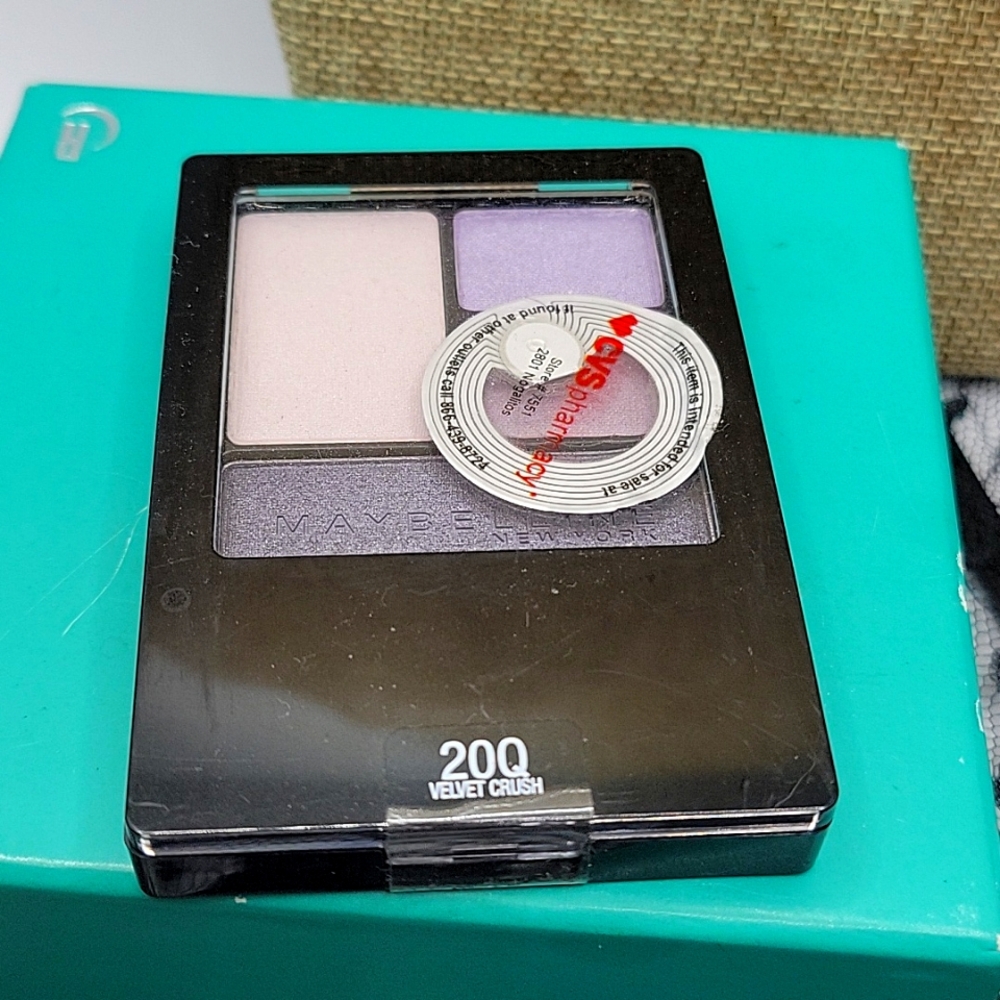 NEW Maybelline eyeshadow